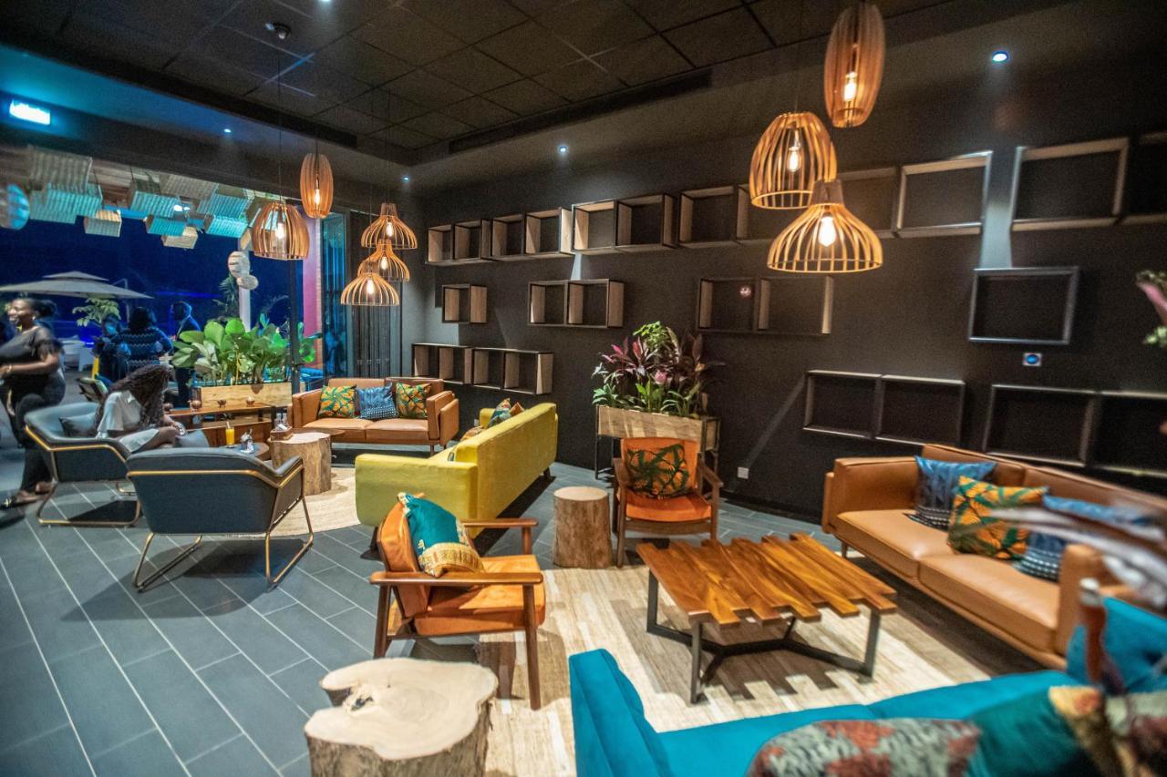 Onomo Hotel Кампала Екстериор снимка