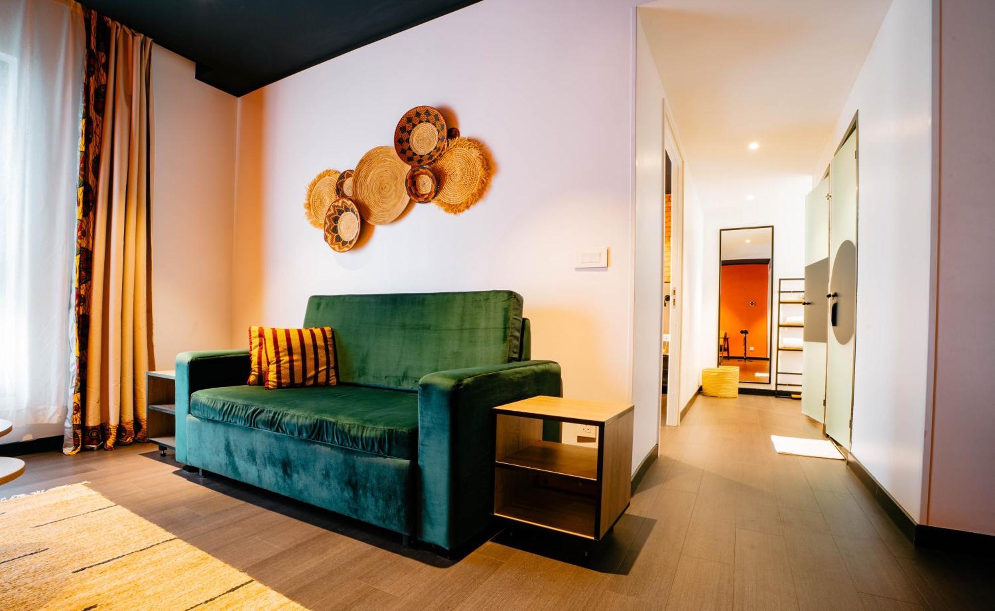 Onomo Hotel Кампала Екстериор снимка