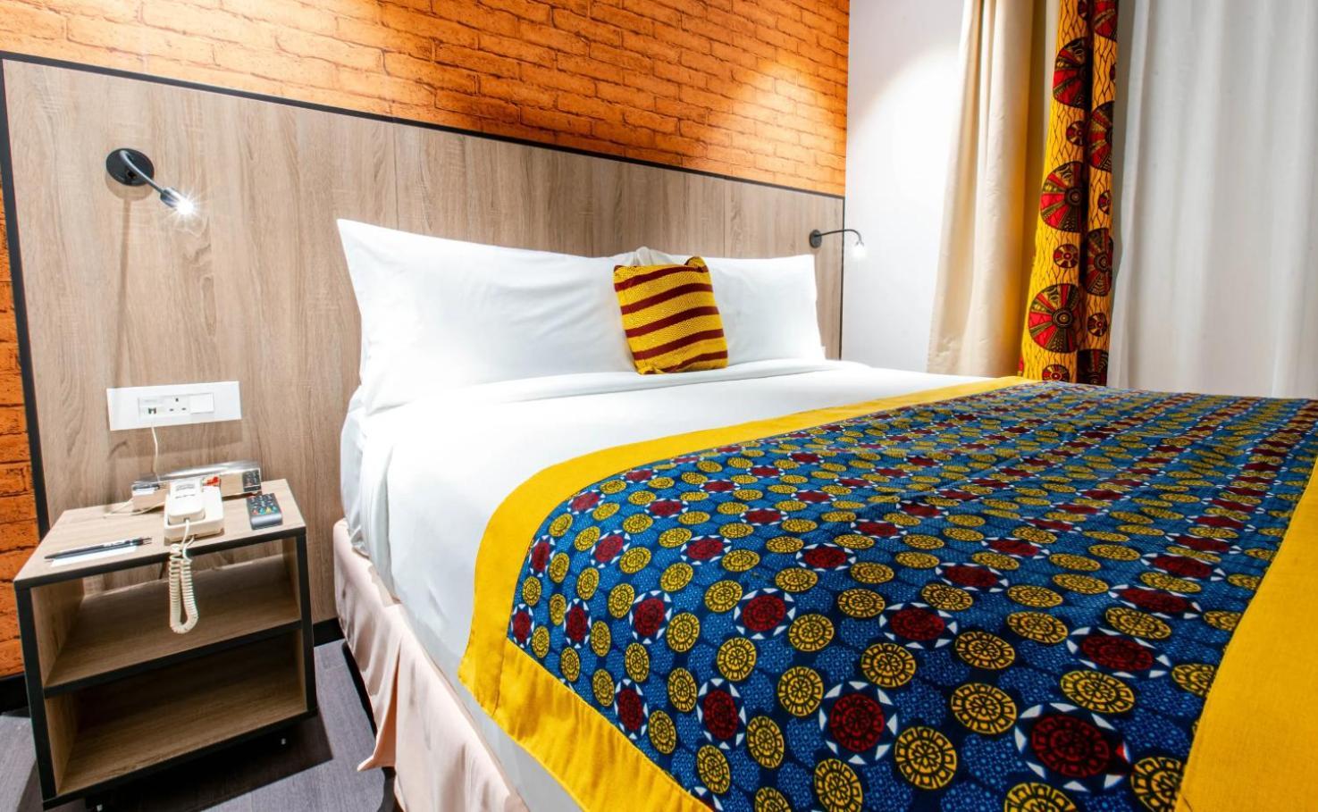 Onomo Hotel Кампала Екстериор снимка
