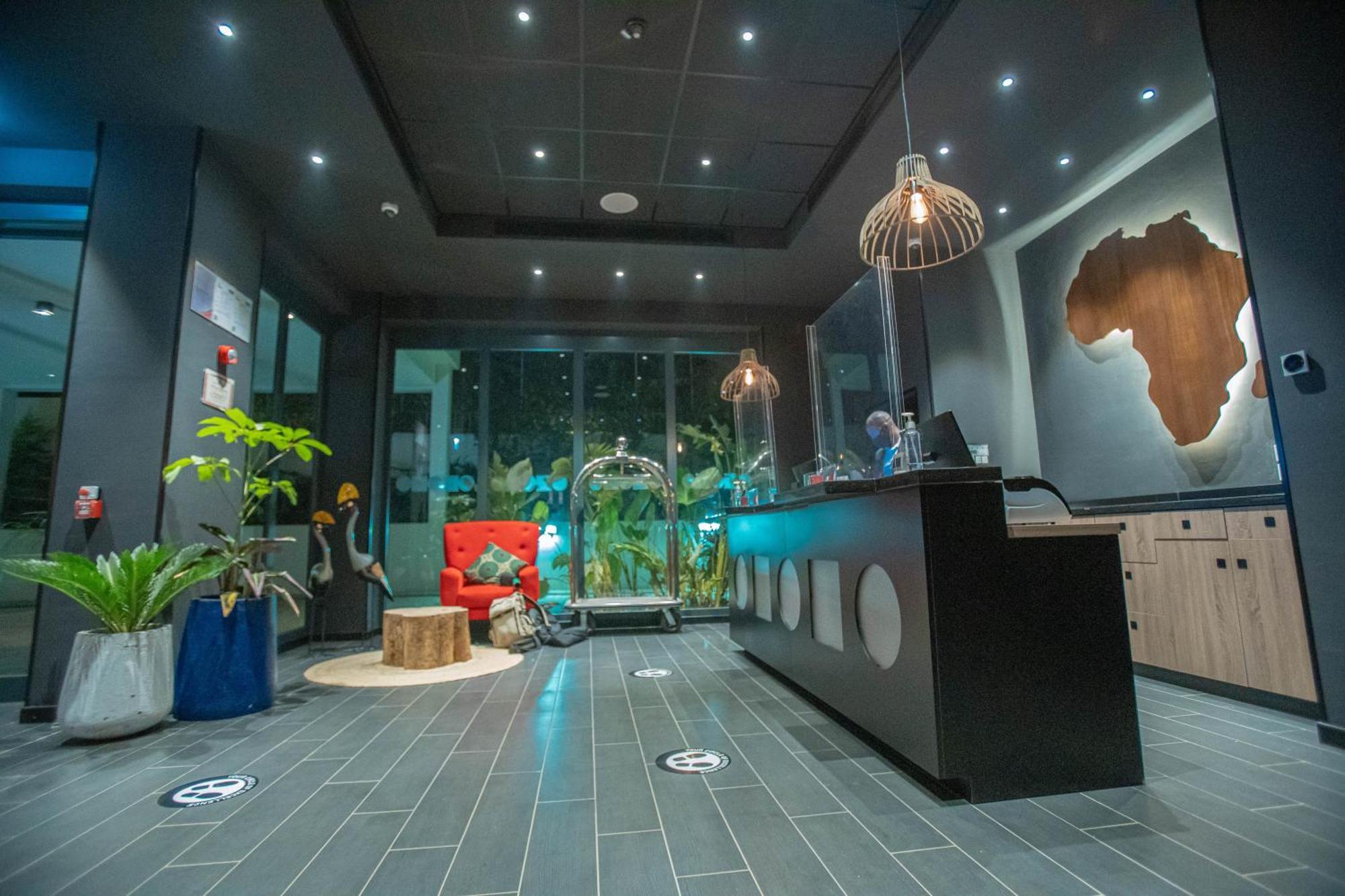 Onomo Hotel Кампала Екстериор снимка